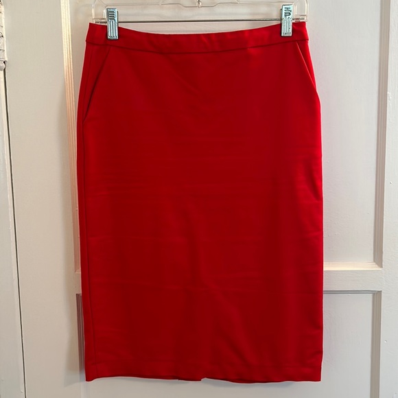 Red Lulu’s pencil skirt - Picture 1 of 6